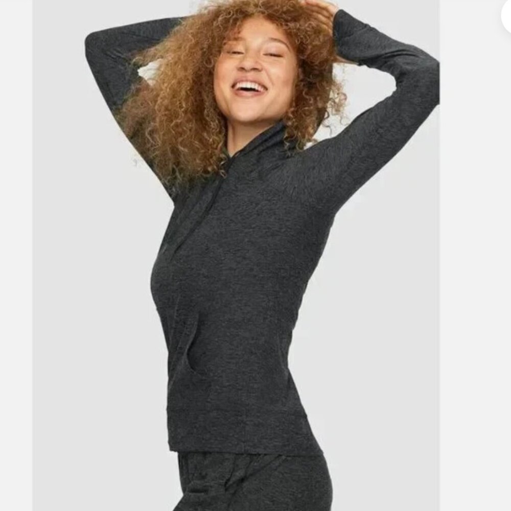 OUTDOOR VOICES CloudKnit Hoodie Pullover in heathered charcoal XS
